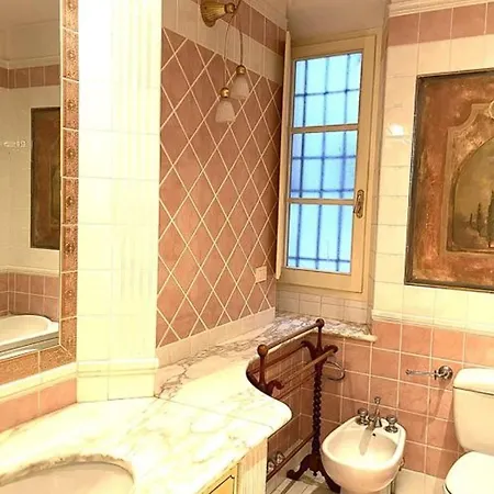 Beautifully Located In The Heart Of The Historic Center! פוזיטנו