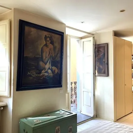 Beautifully Located In The Heart Of The Historic Center!